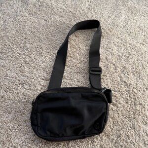 Lululemon Everywhere Belt Bag 1L